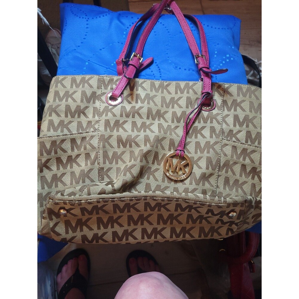 Michael Kors Jet Set Tote Bag
